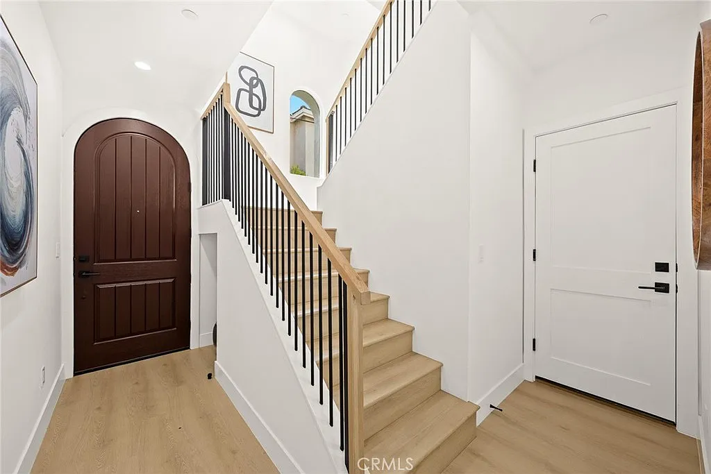 3 bed, 1692 sqft, $5,200 — Photo 3