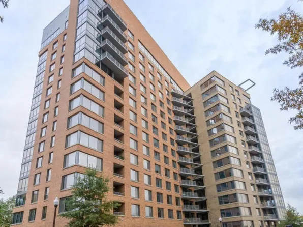 2001 15th St N APT 904, Arlington, VA 22201