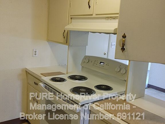 4th image of 3150 Bredehoft Way