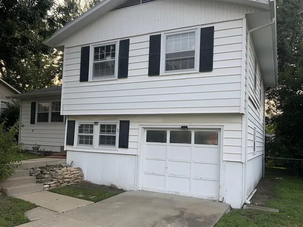 3624 SE Massachusetts Ave, Topeka, KS 66605