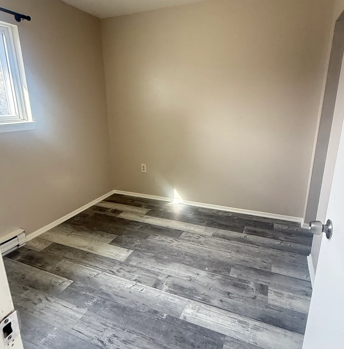 3 bed, 1100 sqft, $1,450 — Photo 3