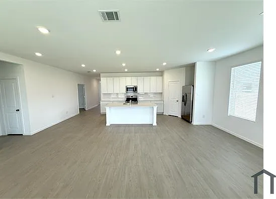423 Amy St — Photo 30