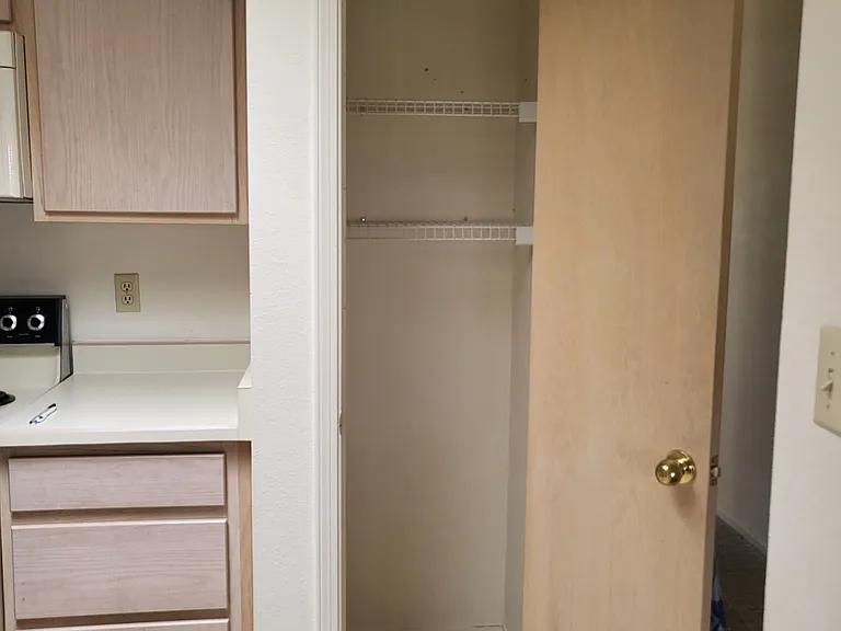 827 Country Club Dr SE #2A — Photo 14