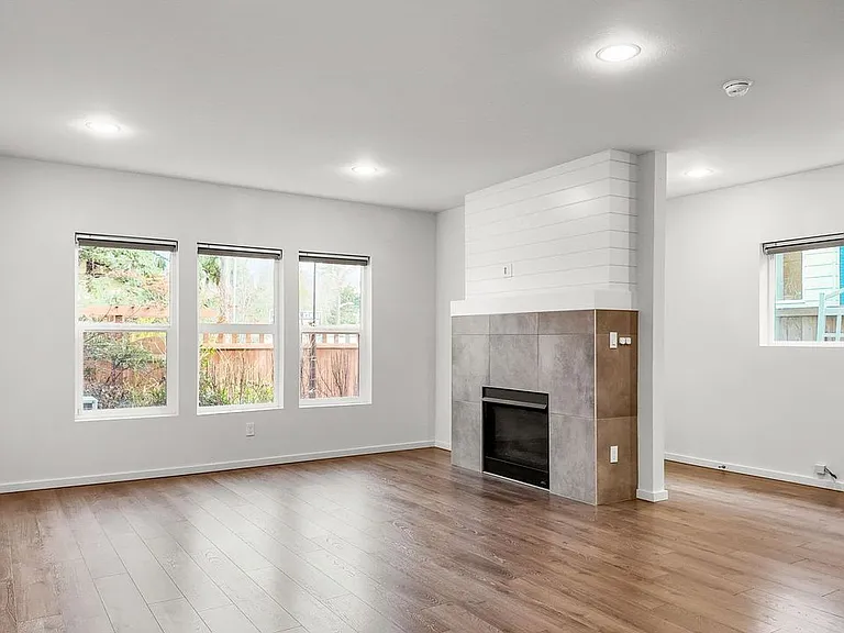4233 S Lucile St — Photo 5