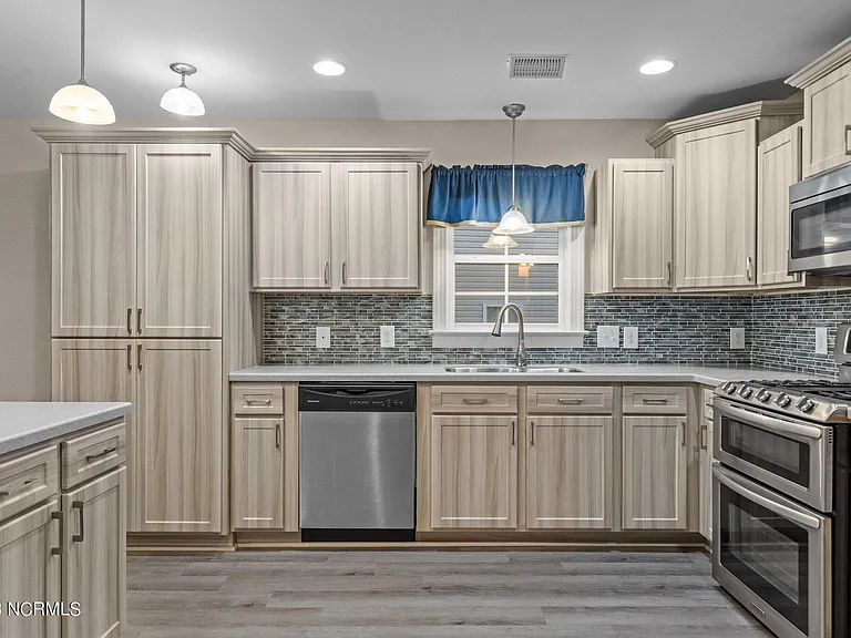 711 Shearwater Ln — Photo 14