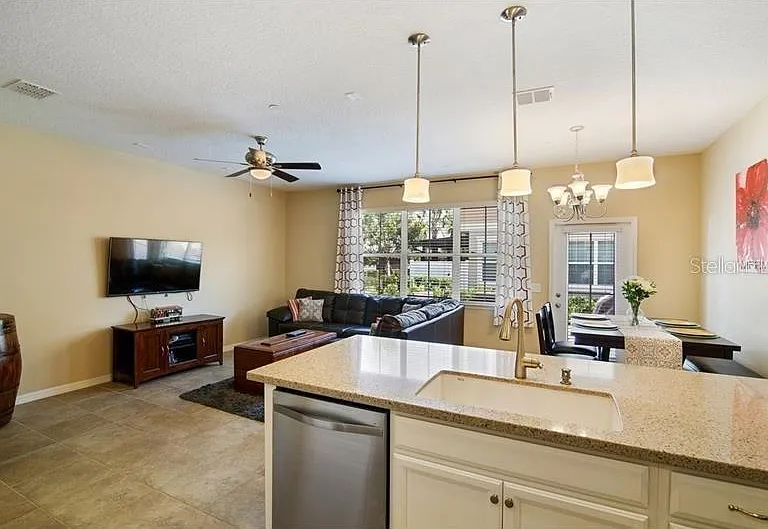 89 Zamora Pl — Photo 12
