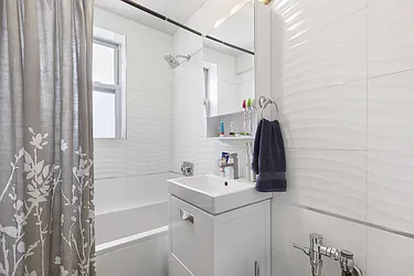 Sold by Thomas Lipovetsky, LREB