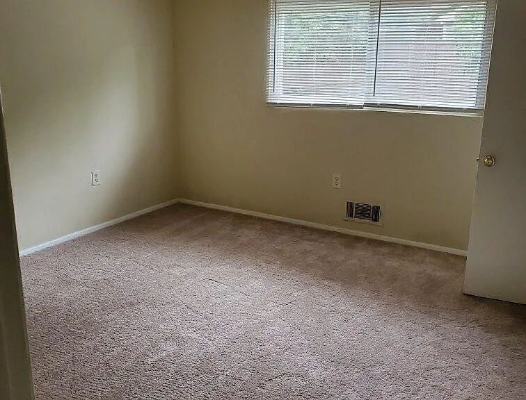 1113 Haverhill Rd #G — Photo 8