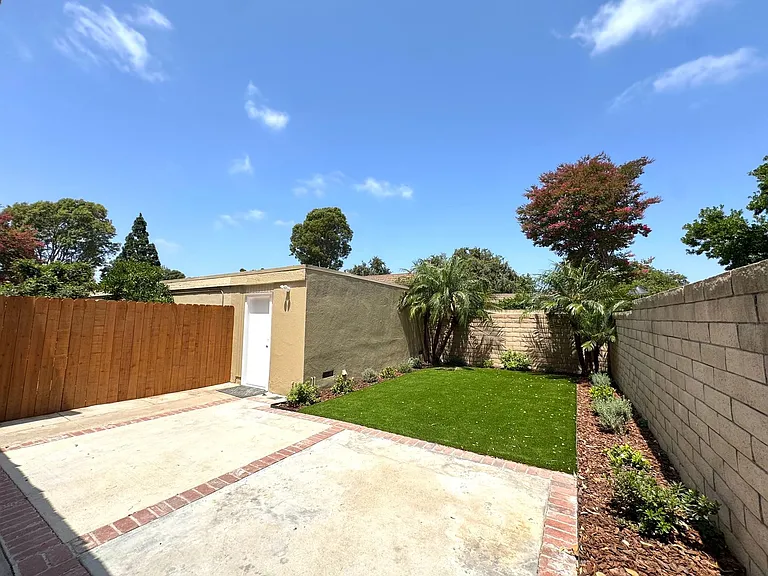 18229 Olympic Ct — Photo 16