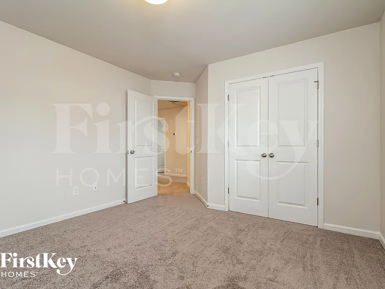 212 Ashborne Ln — Photo 11