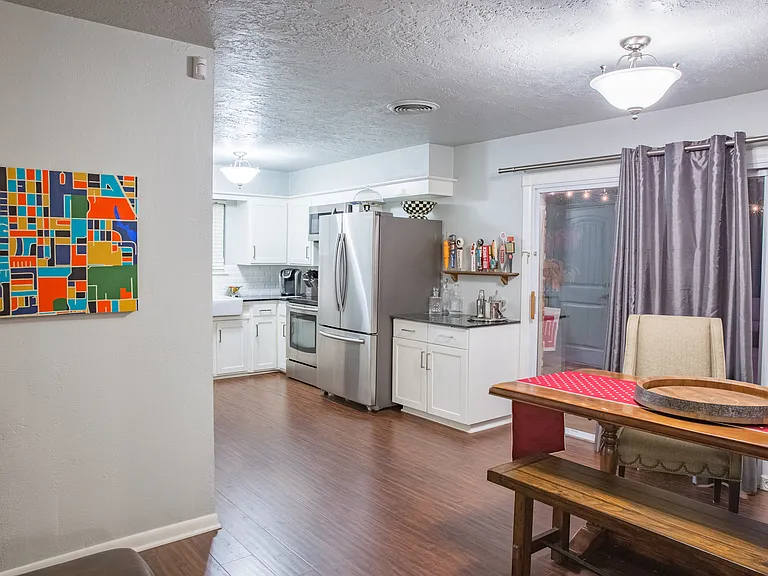 703 Normandie Dr — Photo 5