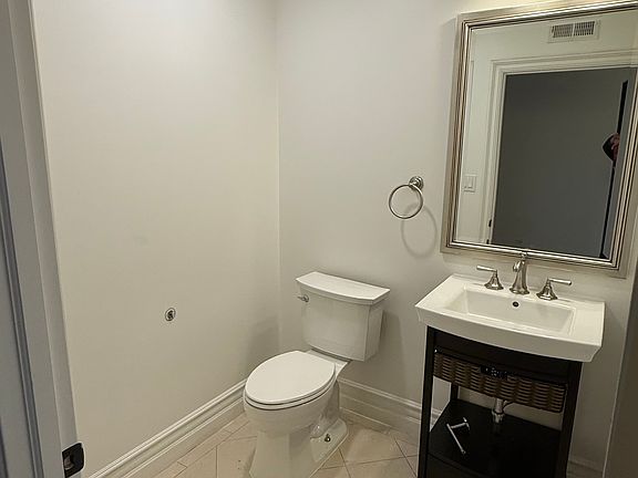 4th image of 10640 Woodbridge St Penthouse 2