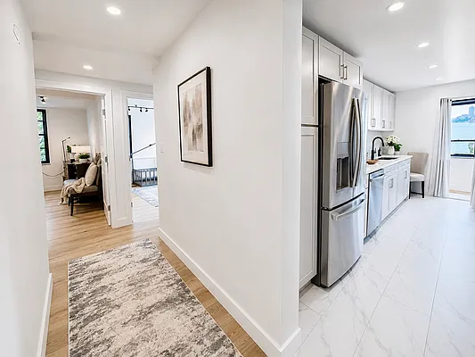 Entry / hallway, photo 2