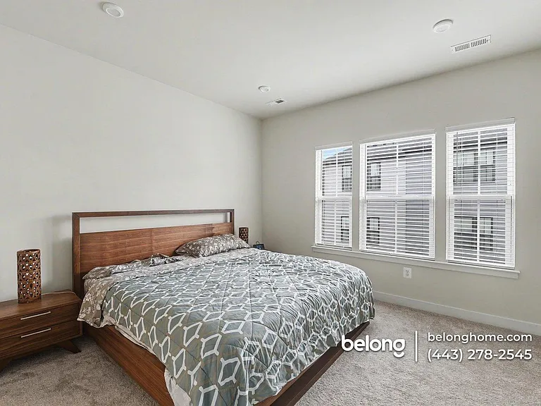 737 Lennox St — Photo 11