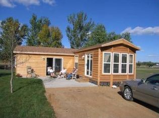 100 Silver Creek Trl, Wentworth, SD 57075