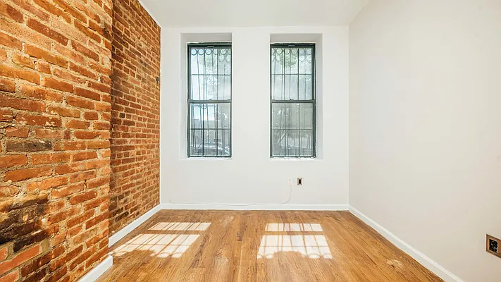 Rented by Nooklyn NYC LLC | media 16