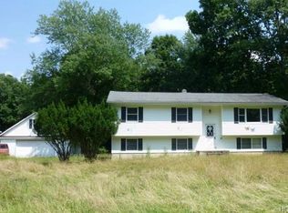 32 Pomarico Dr, Newburgh, NY 12550
