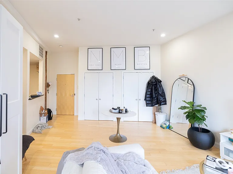 460 Harrison Ave #302 — Photo 13