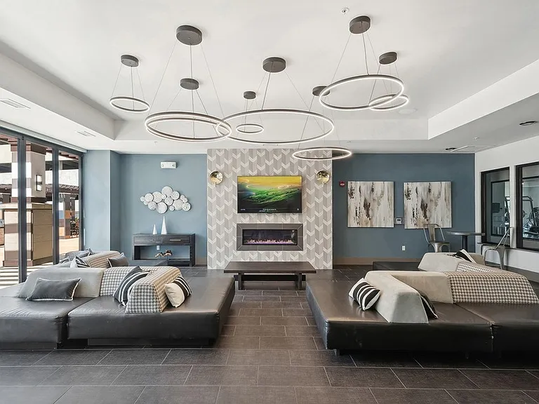 Arrive Brentwood I & II — Photo 38