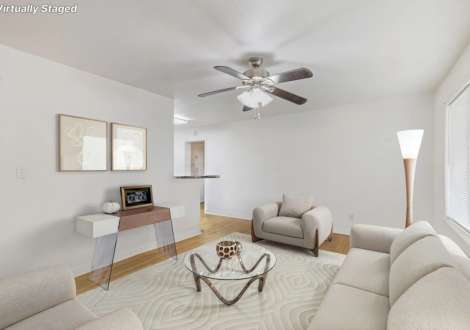 Beautifully Renovated 5 bedroom House Available for Fall 2027! — Photo 3