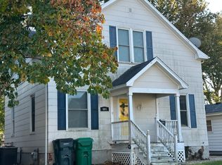 604 W South St, Clinton, IL 61727