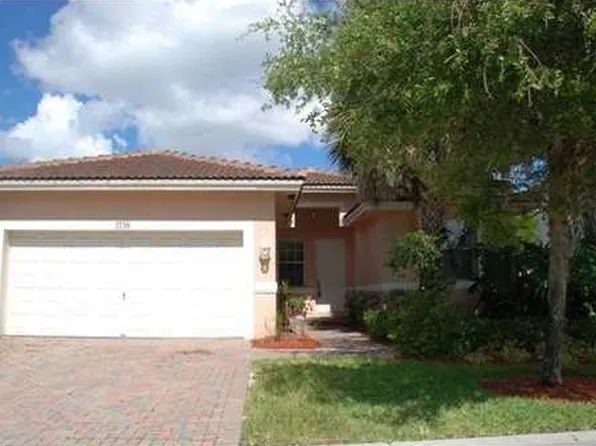 2220 NW 72nd Way, Pembroke Pines, FL 33024