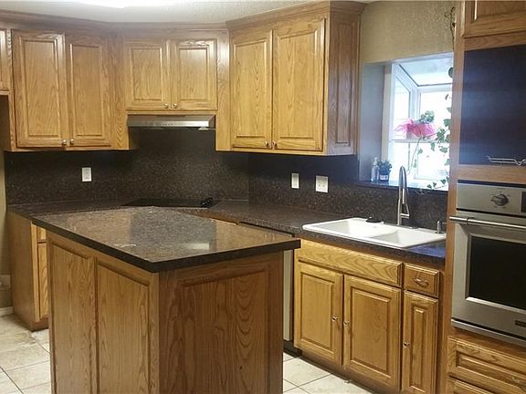 3rd image of 1409 Aldridge Dr
