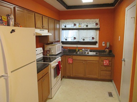 2nd image of 1109 Court B #1109