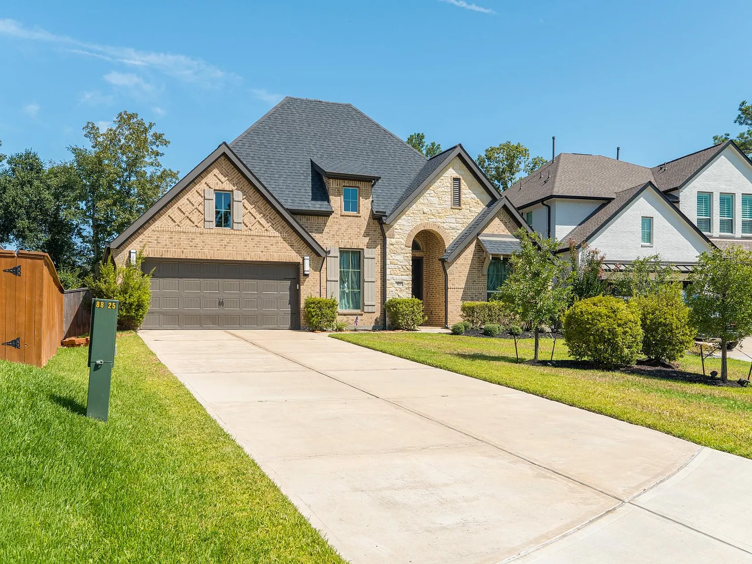 4 bed, 3.5 bath, 2999 sqft, $4,500 — Photo 2