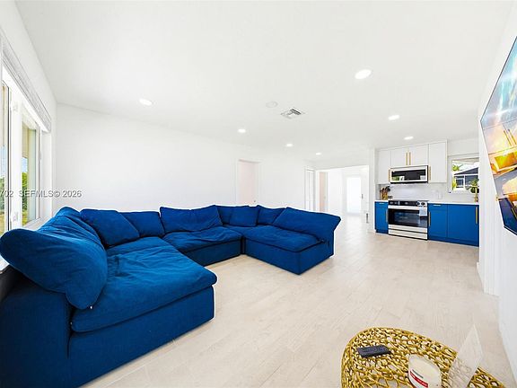 3rd image of 30361 Hardin Rd