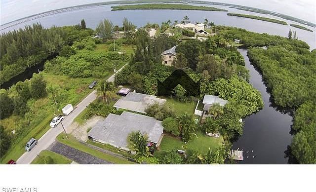 2nd image of 124 Darst Ave