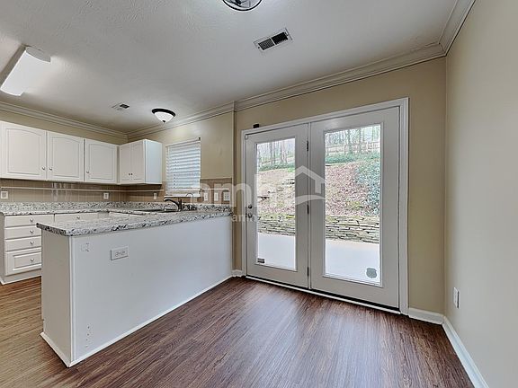 5th image of 1405 Randall Park Dr