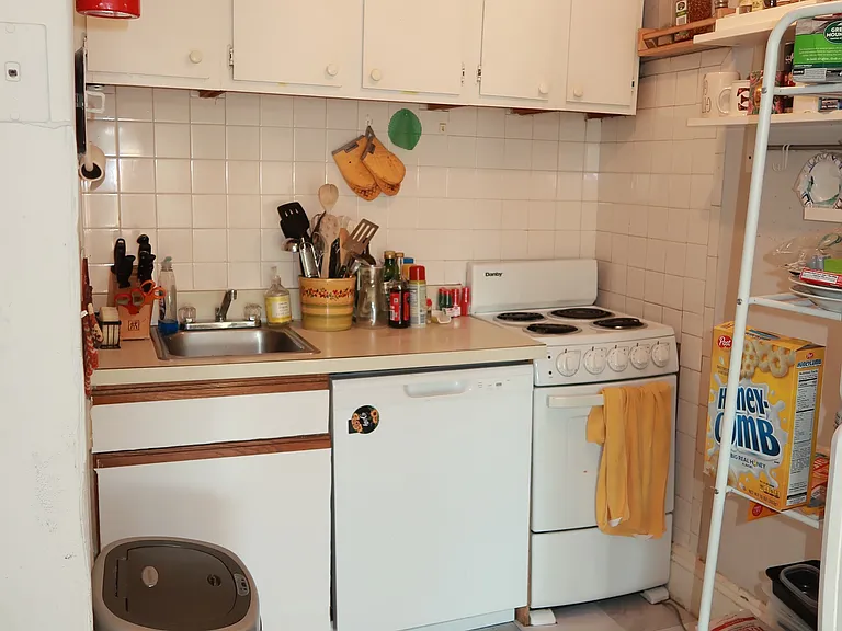 36 Fairfield St #8 — Photo 7