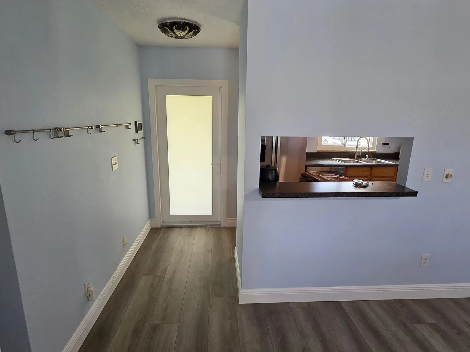 3 bed, 2.0 bath, 1212 sqft, $2,950 — Photo 3