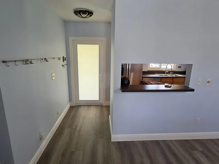 2209 SE East Dunbrooke Cir — Photo 3