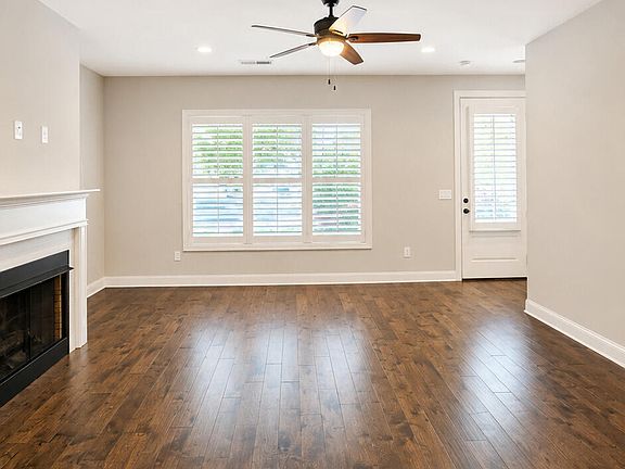3rd image of 129 Pinebranch Court