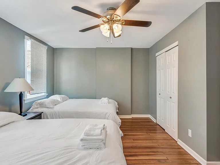2107 Russell Blvd #2E — Photo 16