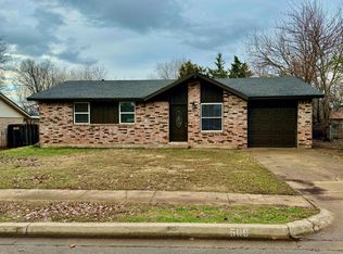 509 Meadowlake Dr, Noble, OK 73068