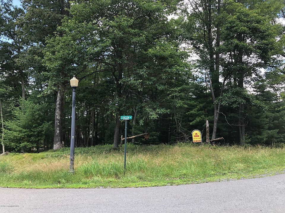 2nd image of 4 Wolf Hollow Rd