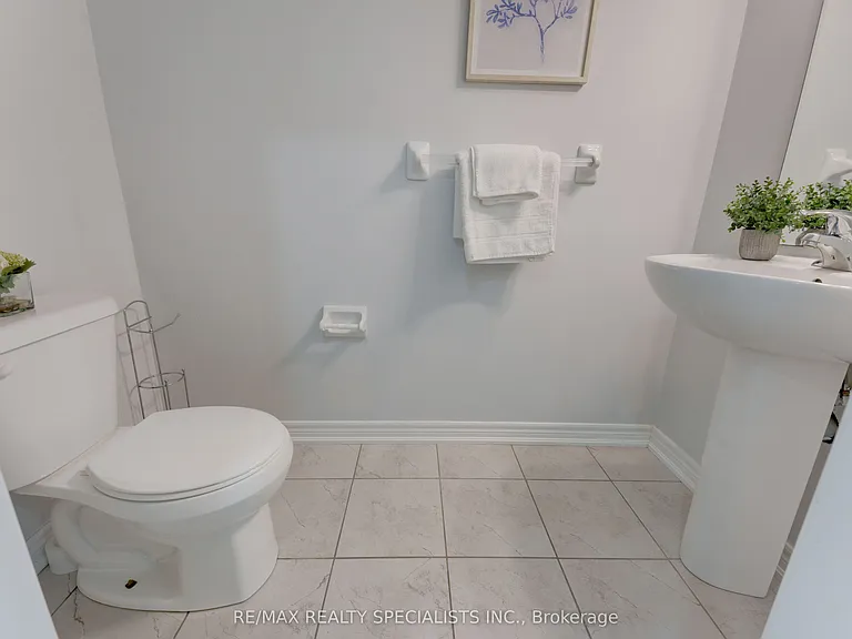 740 Linden Dr #4 — Photo 6