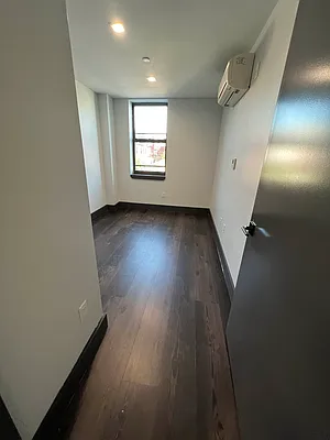 Rented by Delmark Realty LLC | media 41