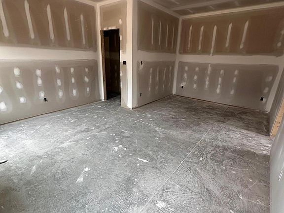 5th image of 131 Merle Road