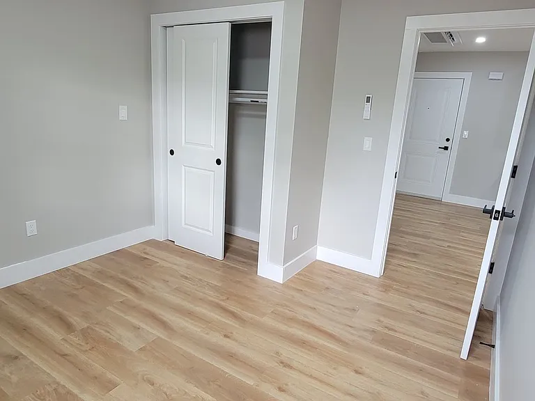 260 Bradford St — Photo 8