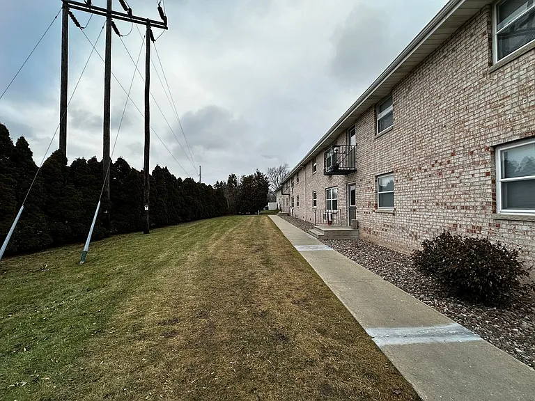 207 Fort Howard Ave — Photo 8