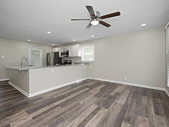 5th image of 1095 Redwood Dr