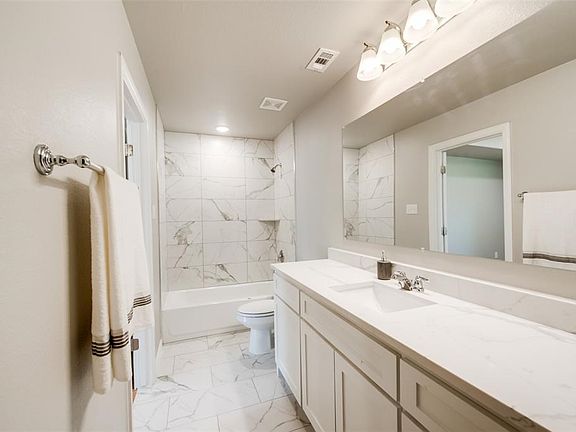 5th image of 1209 E Fogg St