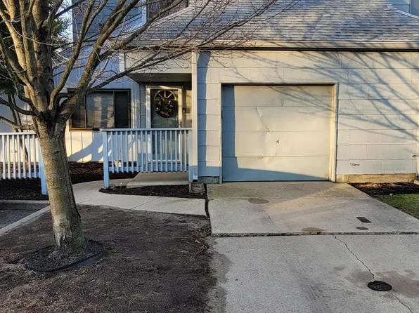 48 Dover Dr, Lindenwold, NJ 08021