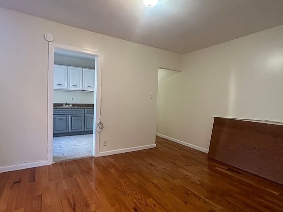 4th image of 502 W 213th St APT 5E