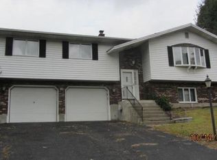 14 Middleway E, Waterbury, CT 06708