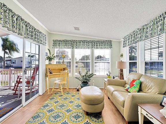 5th image of 1008 Royal Palm Dr